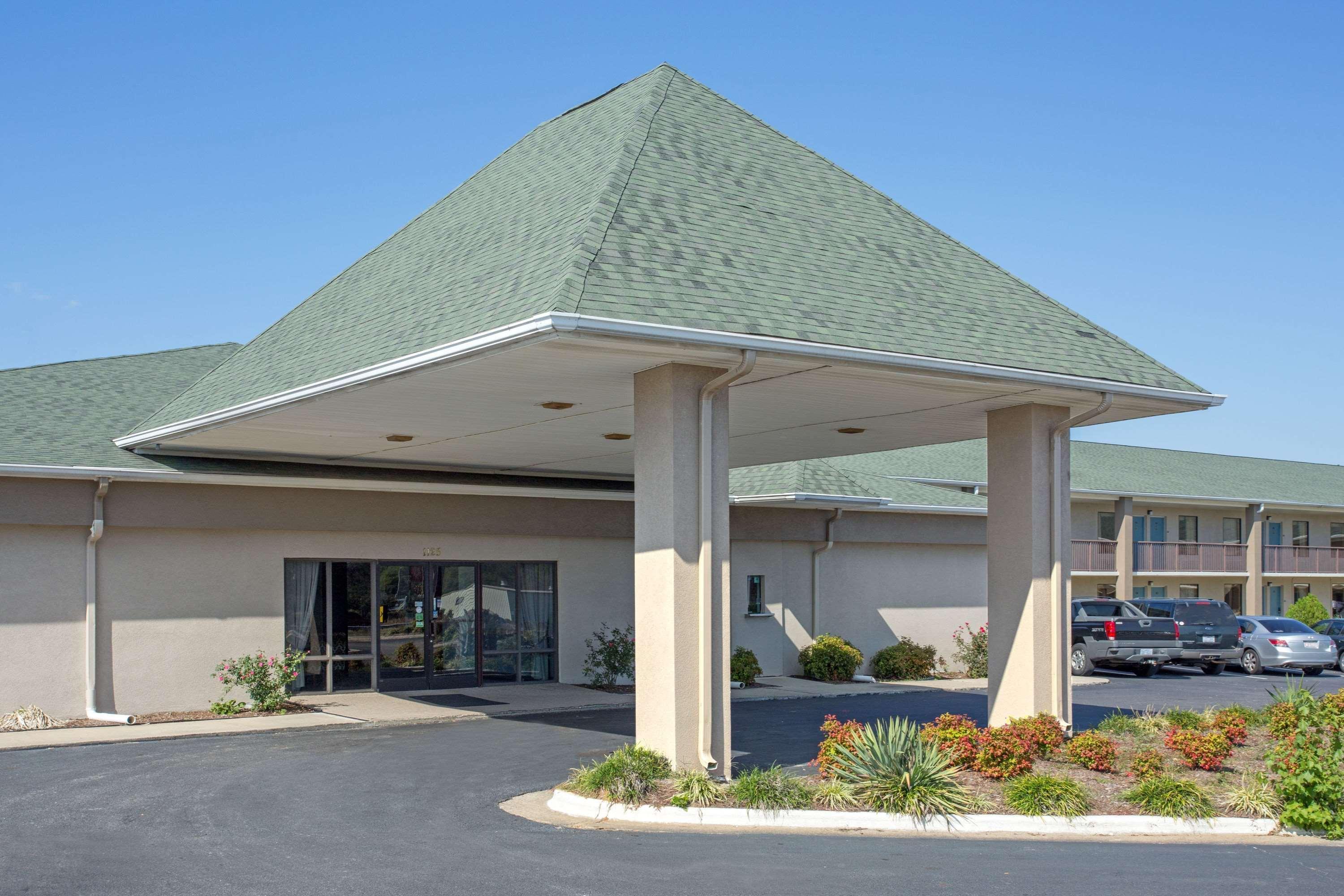 Super 8 By Wyndham Dunn Motel Exterior foto